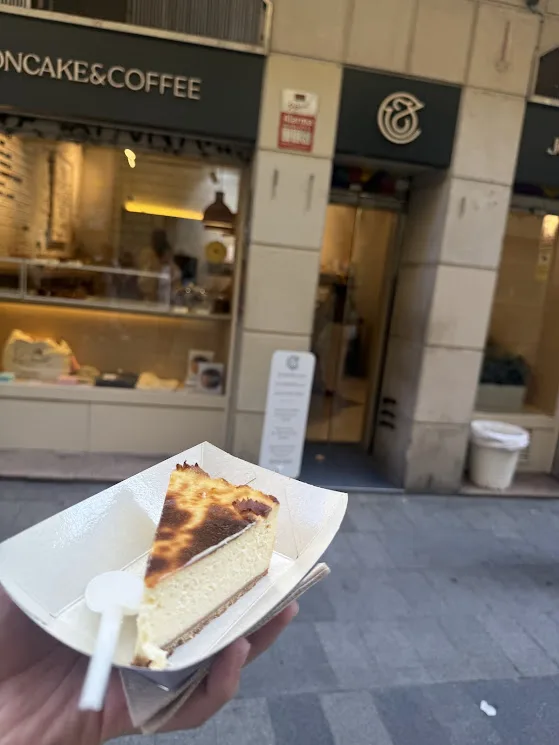 Jon Cakeのバスクチーズケーキ